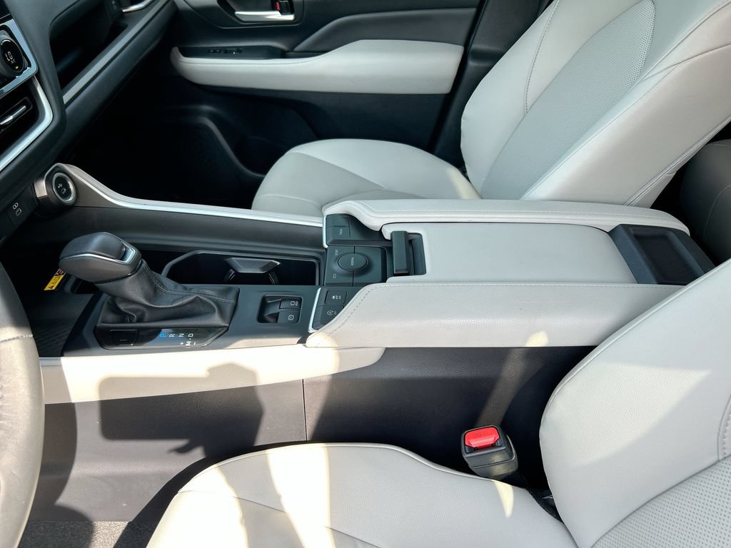 Certified 2026 Toyota Grand Highlander FWD image 29
