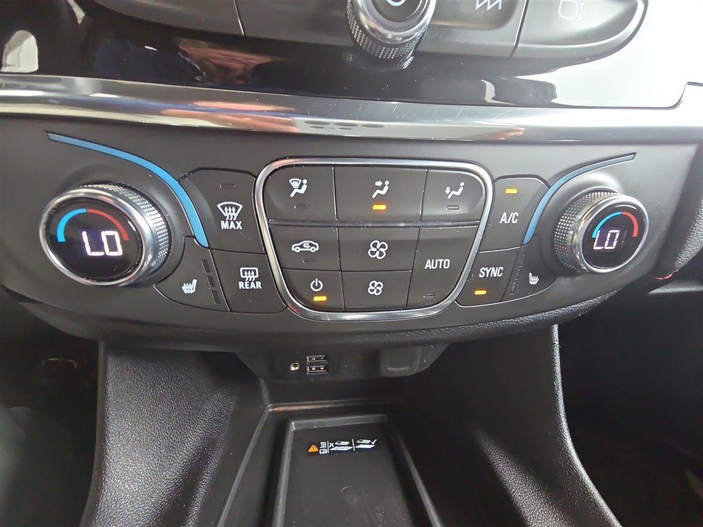 Used 2023 Chevrolet Traverse RS image 18