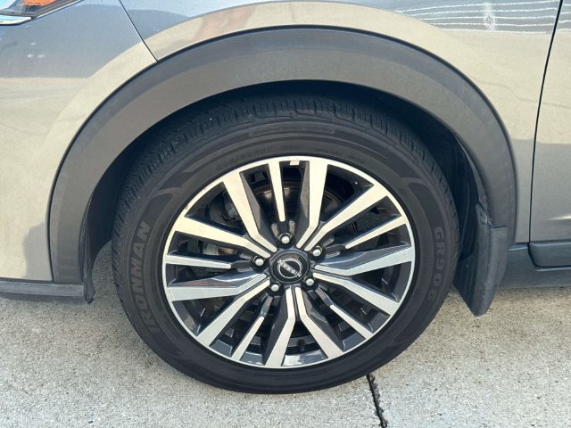Used 2023 Nissan Kicks SV FWD image 5