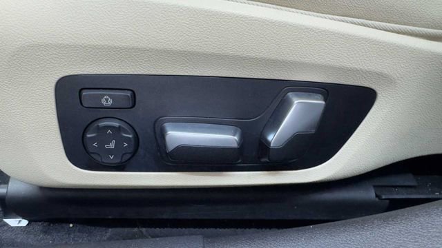 Used 2019 BMW 330i Sedan w/ Premium Package image 23