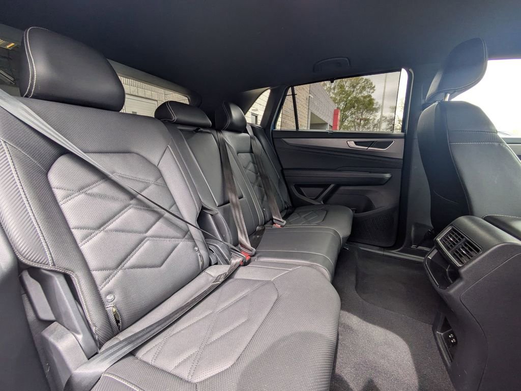 Used 2025 Volkswagen Atlas Cross Sport SE FWD image 28