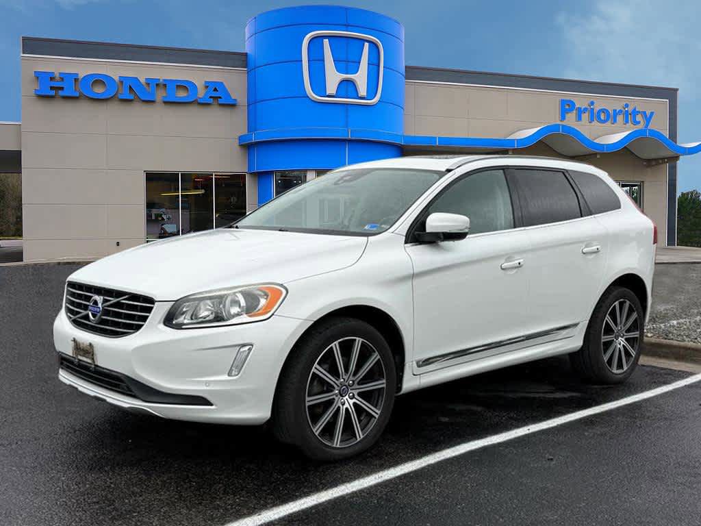 Used 2015 Volvo XC60 T6 w/ Proximity Package