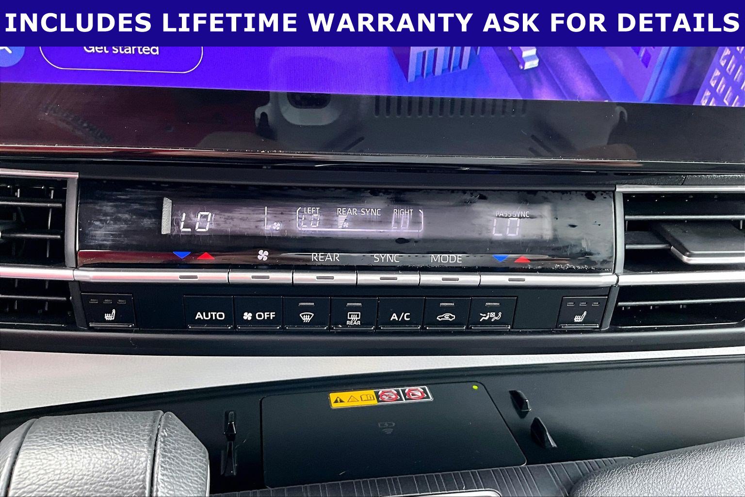 Used 2025 Toyota Sienna XLE FWD image 28