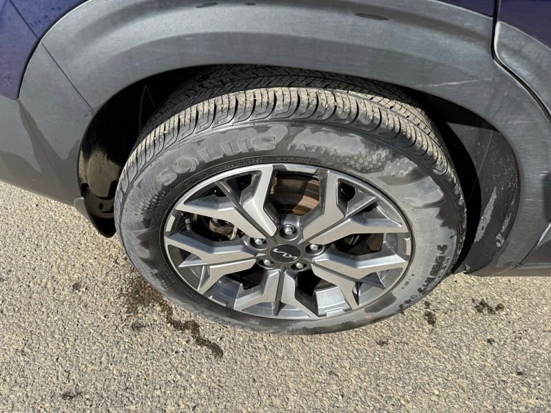 Certified 2023 Kia Seltos EX image 18