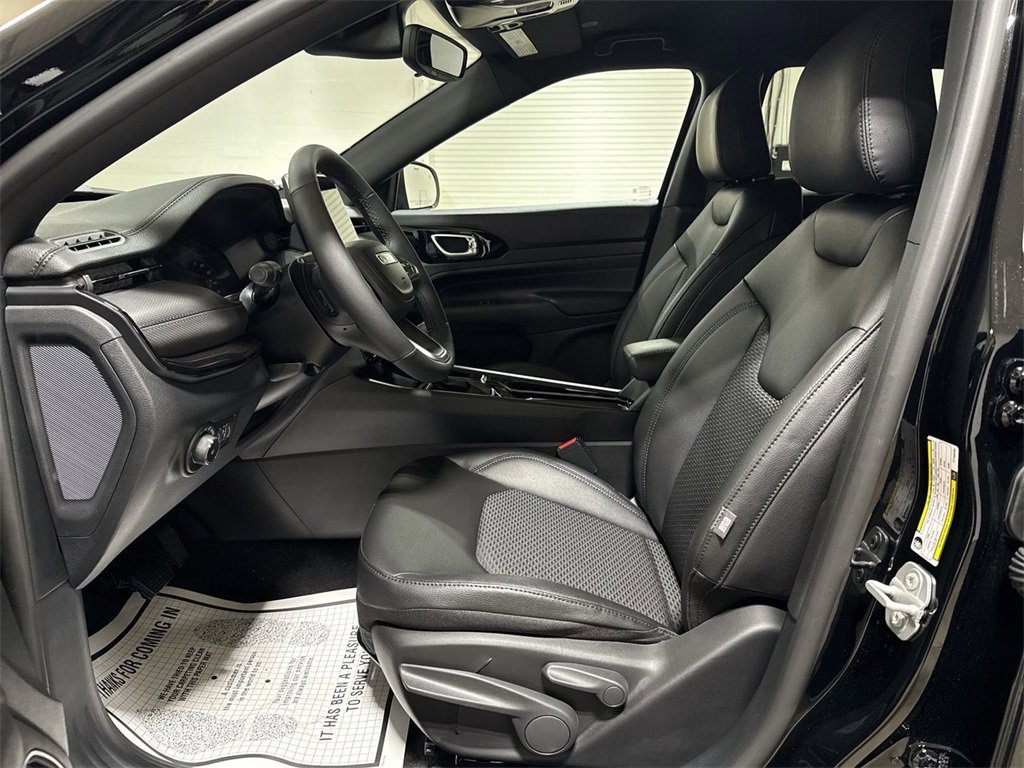 New 2026 Jeep Compass Latitude image 17