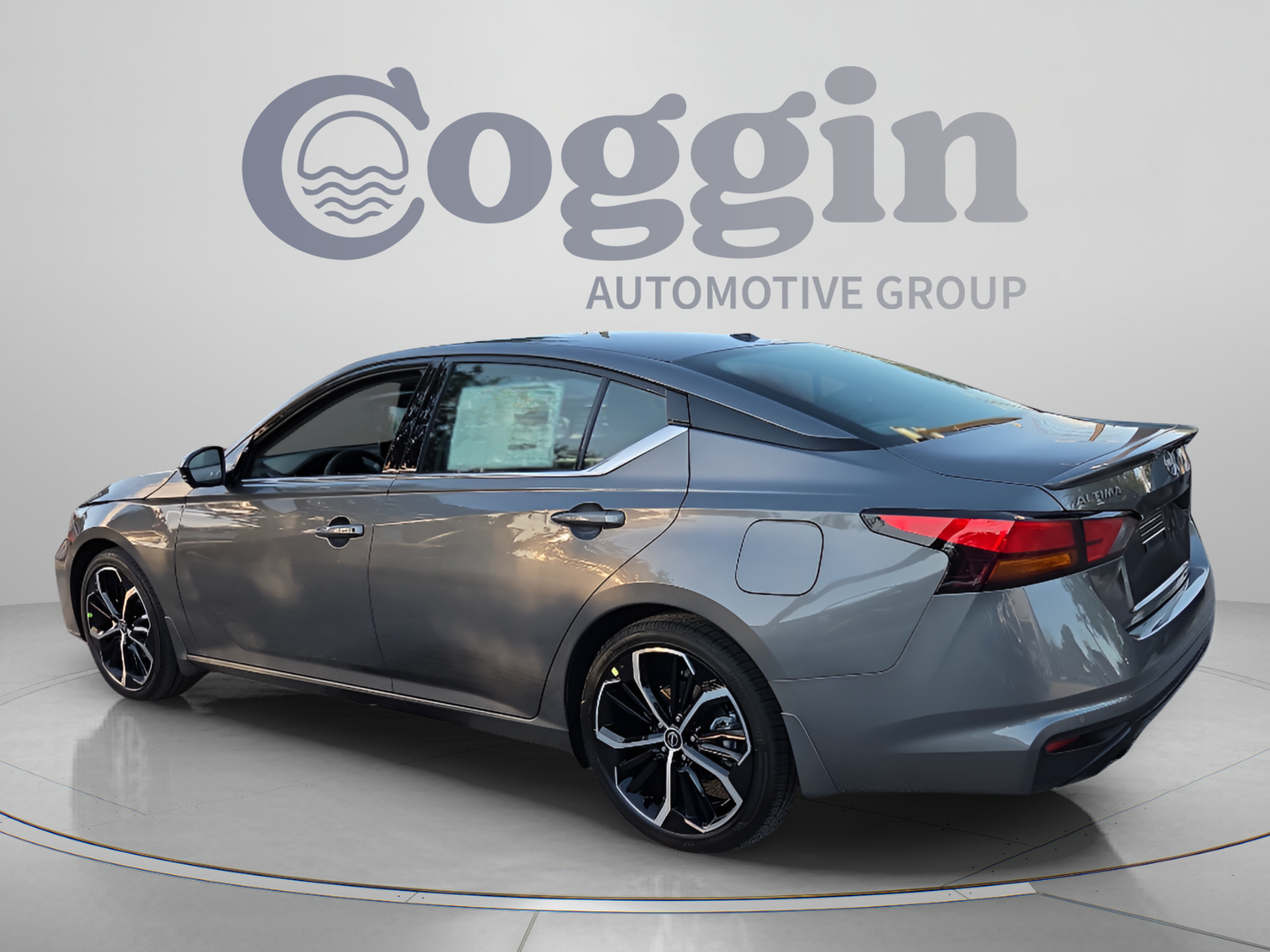 New 2026 Nissan Altima 2.5 SR w/ SR Premium Package FWD image 3