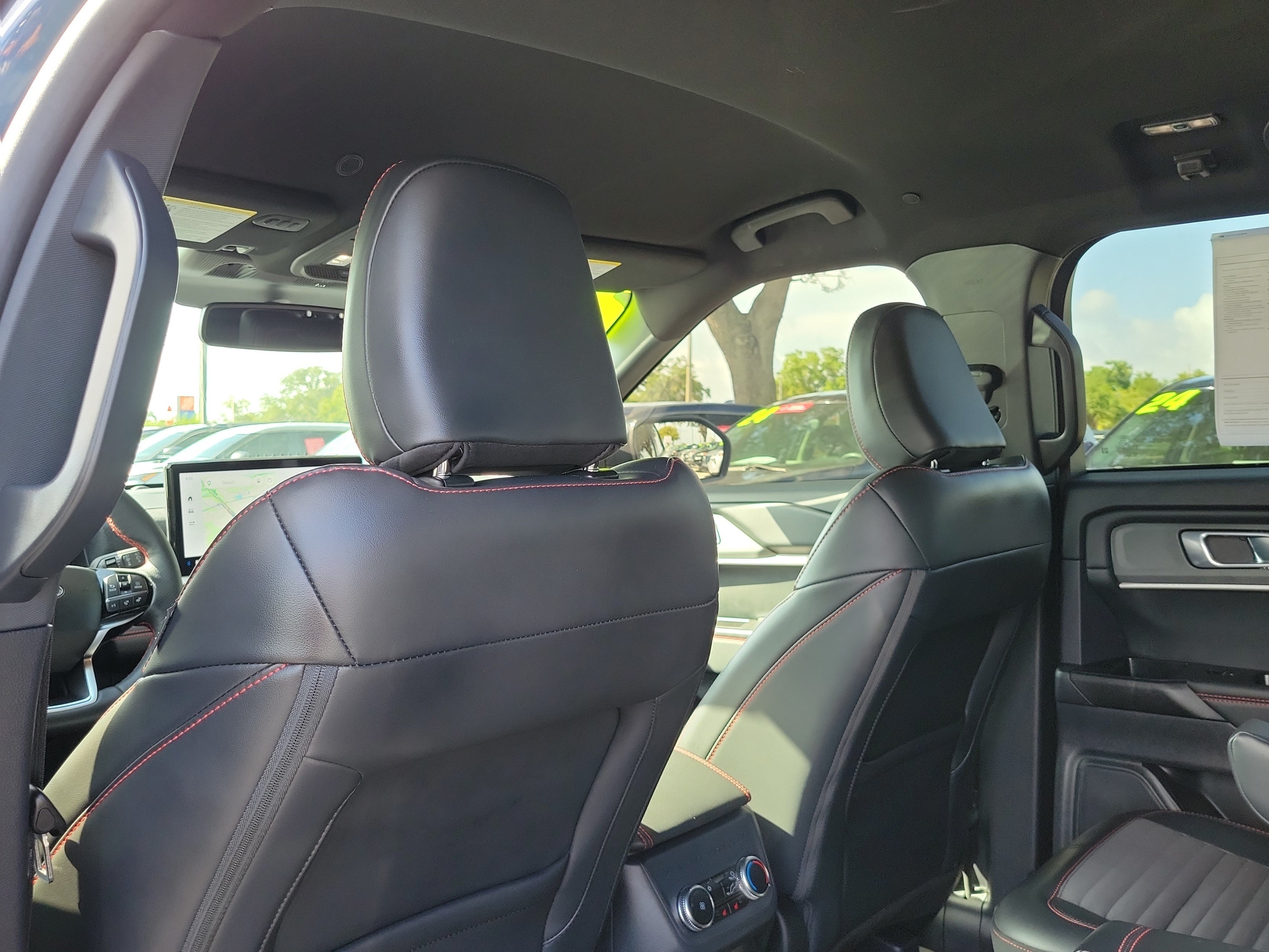 Used 2025 Ford Explorer ST-Line w/ Premium Package RWD image 11