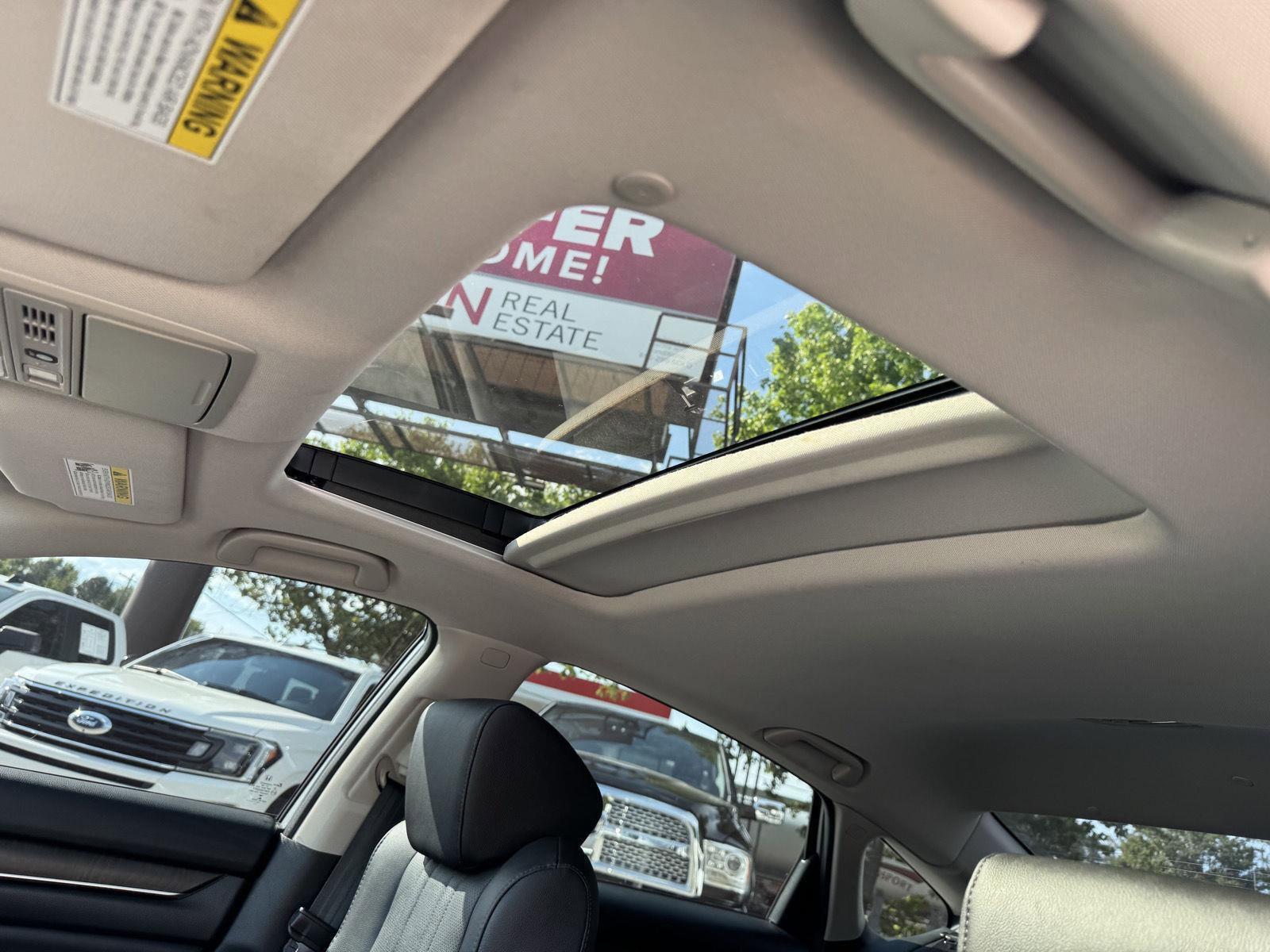 Used 2020 Honda Accord Touring image 5