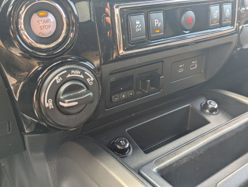 Used 2023 Nissan Titan Platinum Reserve w/ Moonroof Package image 31