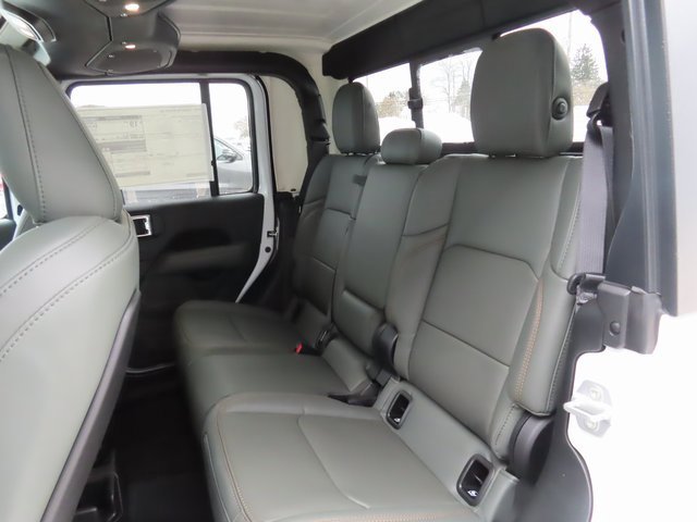 New 2026 Jeep Gladiator Mojave w/ Technology Group image 23