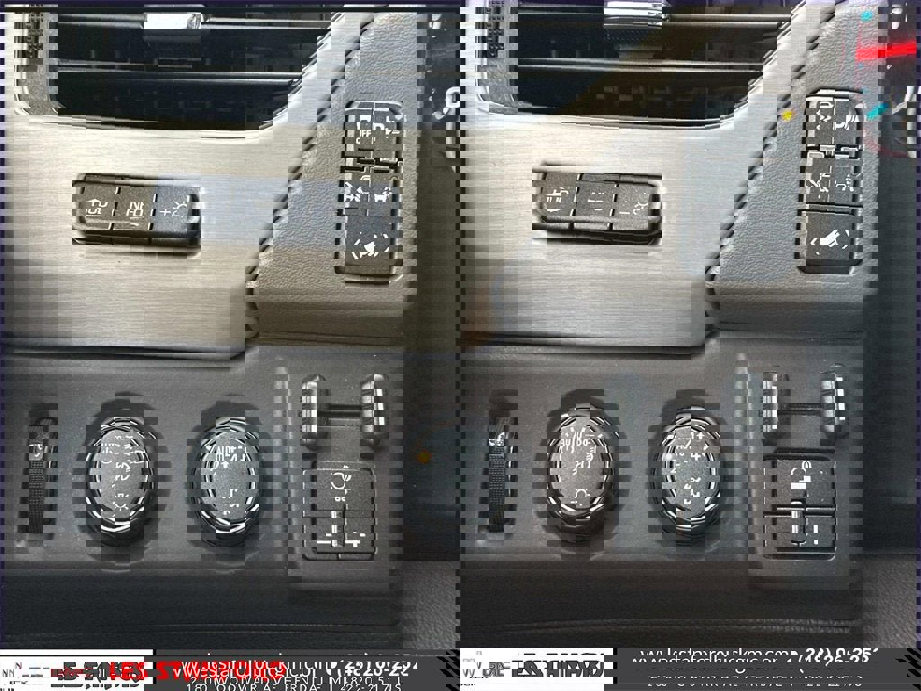 Used 2018 GMC Yukon Denali w/ Denali Ultimate Package image 27