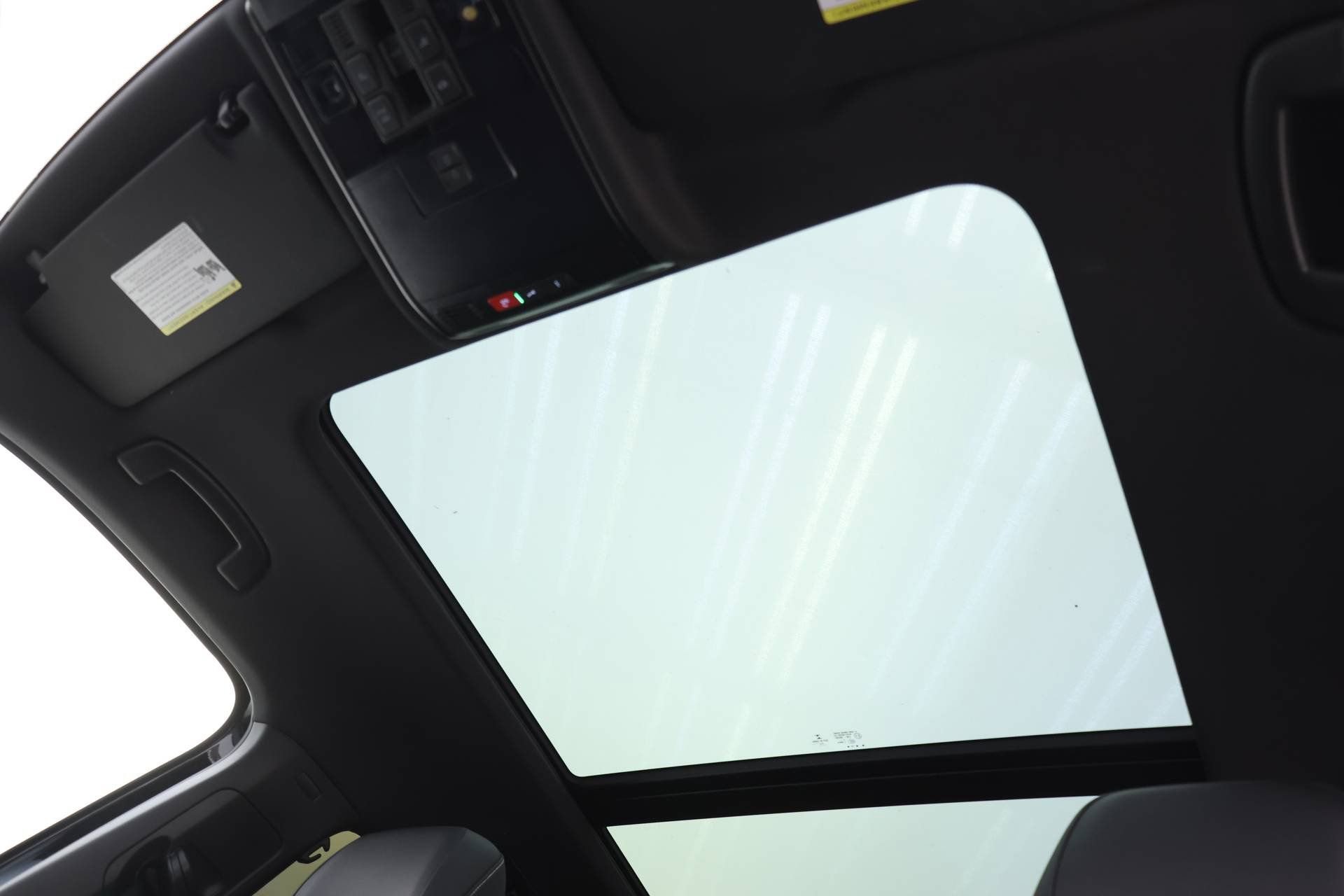 Used 2022 Volkswagen Tiguan SEL R-Line image 15