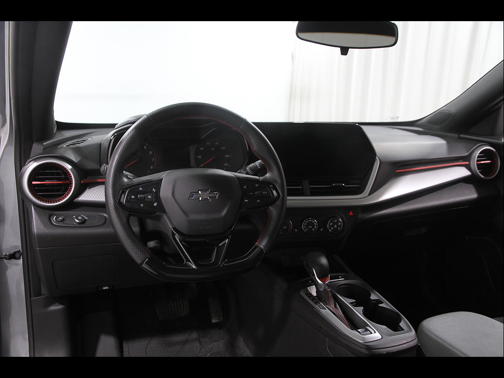 Used 2024 Chevrolet Trax RS w/ Driver Confidence Package FWD image 6