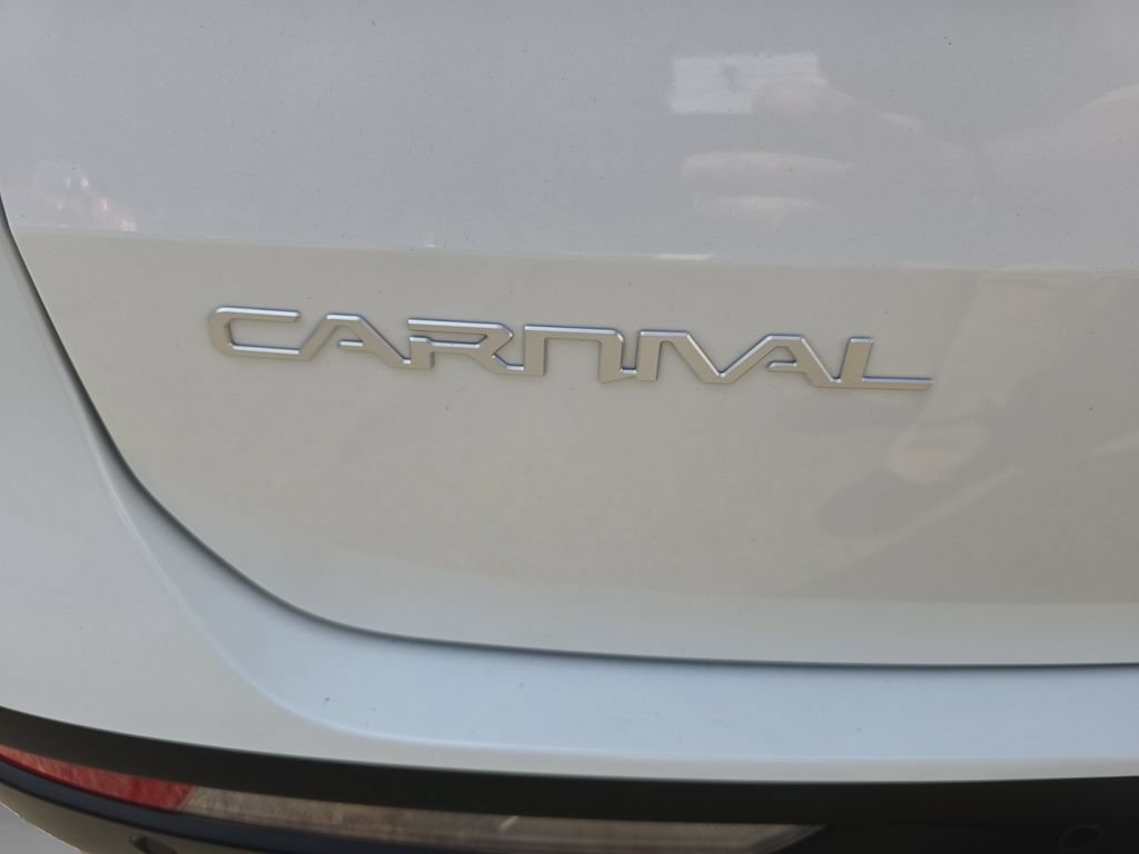 Used 2024 Kia Carnival SX FWD image 16