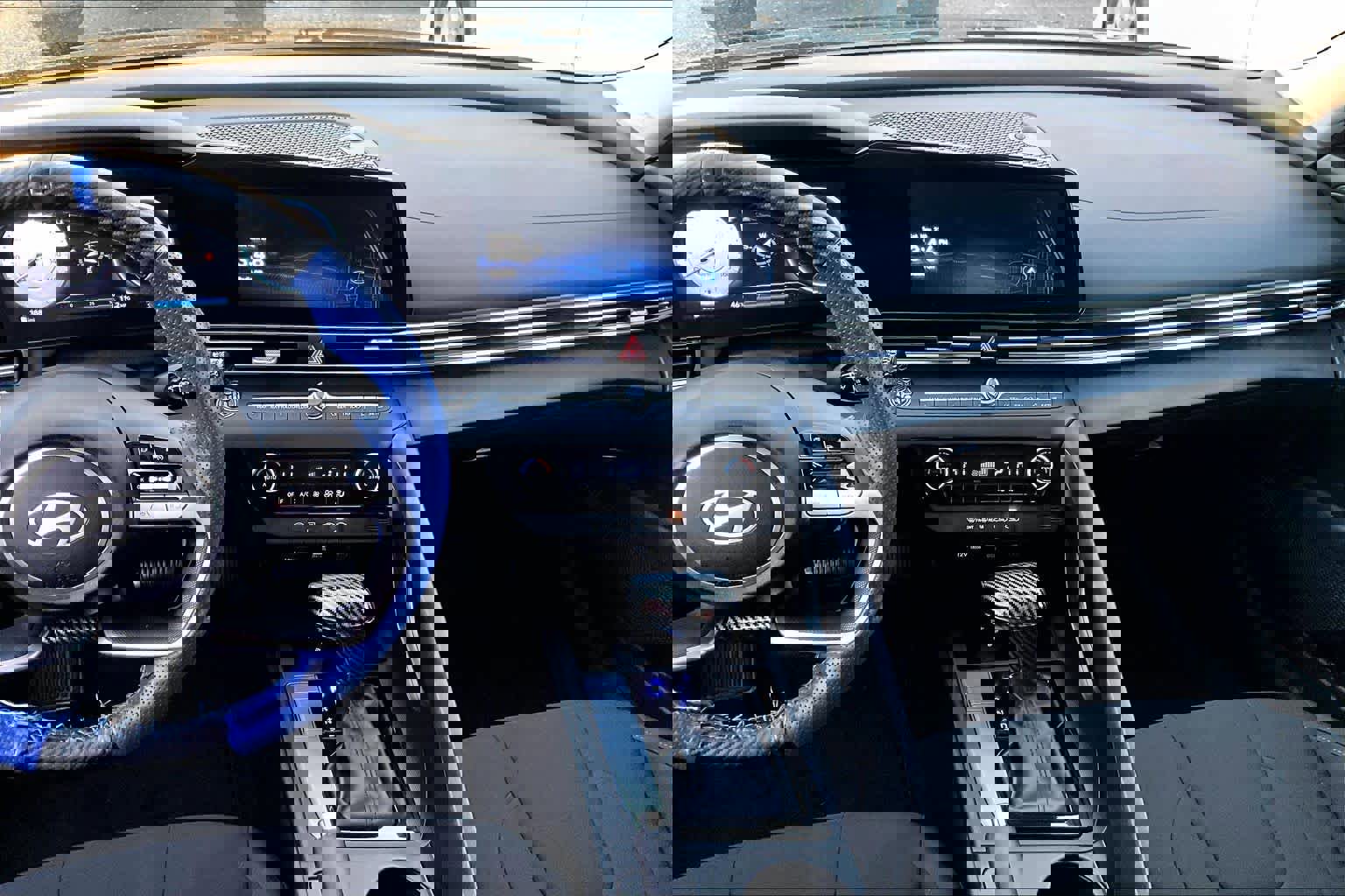 Used 2024 Hyundai Elantra SEL image 6