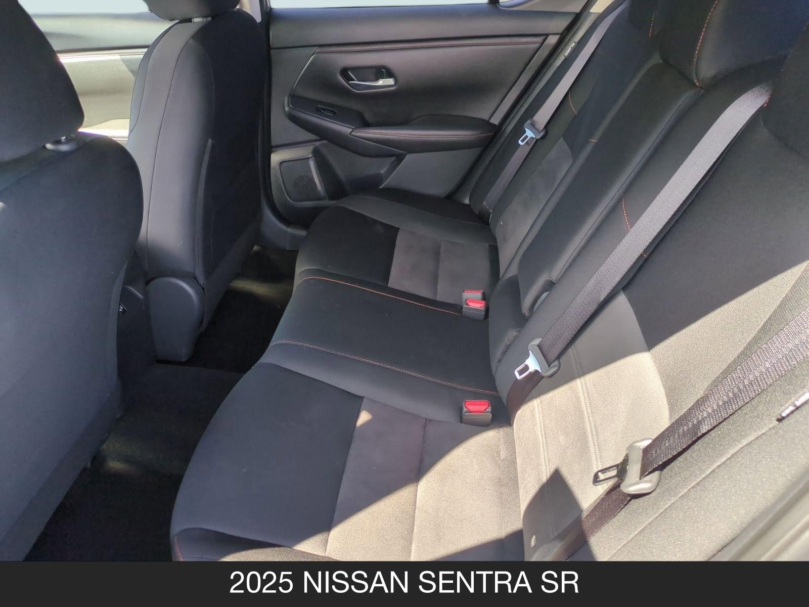 Used 2025 Nissan Sentra SR FWD image 16