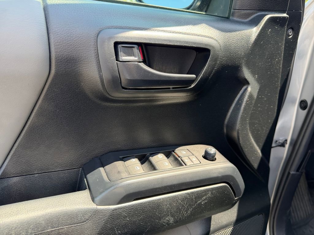 Used 2021 Toyota Tacoma SR AWD/4WD image 11