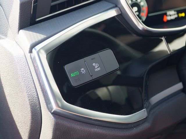 Certified 2025 Audi Q3 2.0T Premium Plus w/ Premium Plus Package image 29