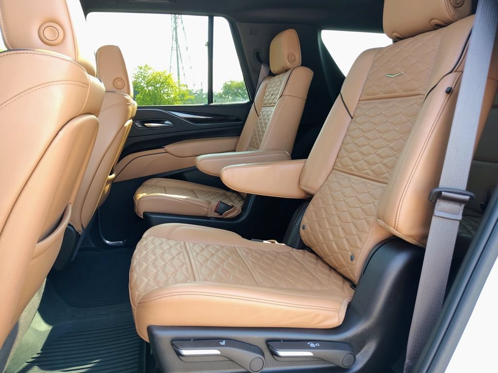 Used 2024 Cadillac Escalade Sport w/ LPO, ONYX Package AWD/4WD image 41