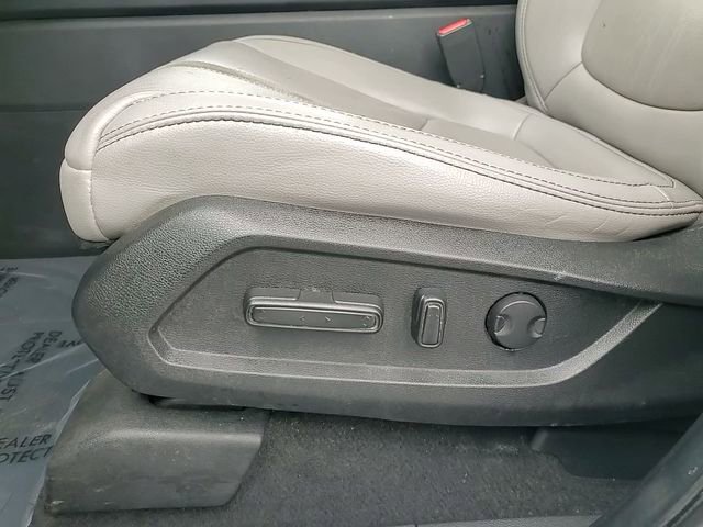 Used 2023 Honda Pilot Touring image 16