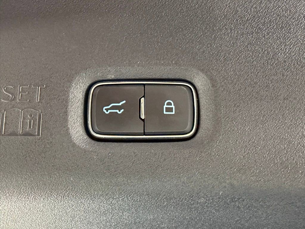 Used 2025 Ford Expedition Active image 34