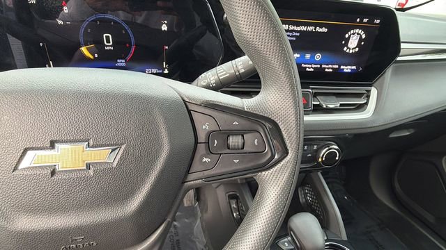 Used 2025 Chevrolet TrailBlazer LT AWD/4WD image 23
