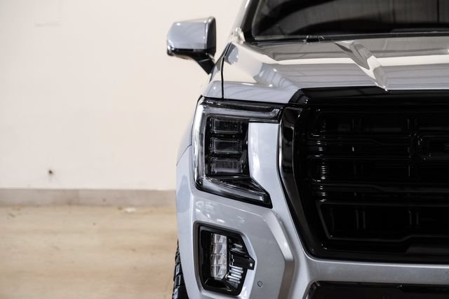 Used 2023 GMC Yukon XL AT4 w/ AT4 Premium Package AWD/4WD image 3