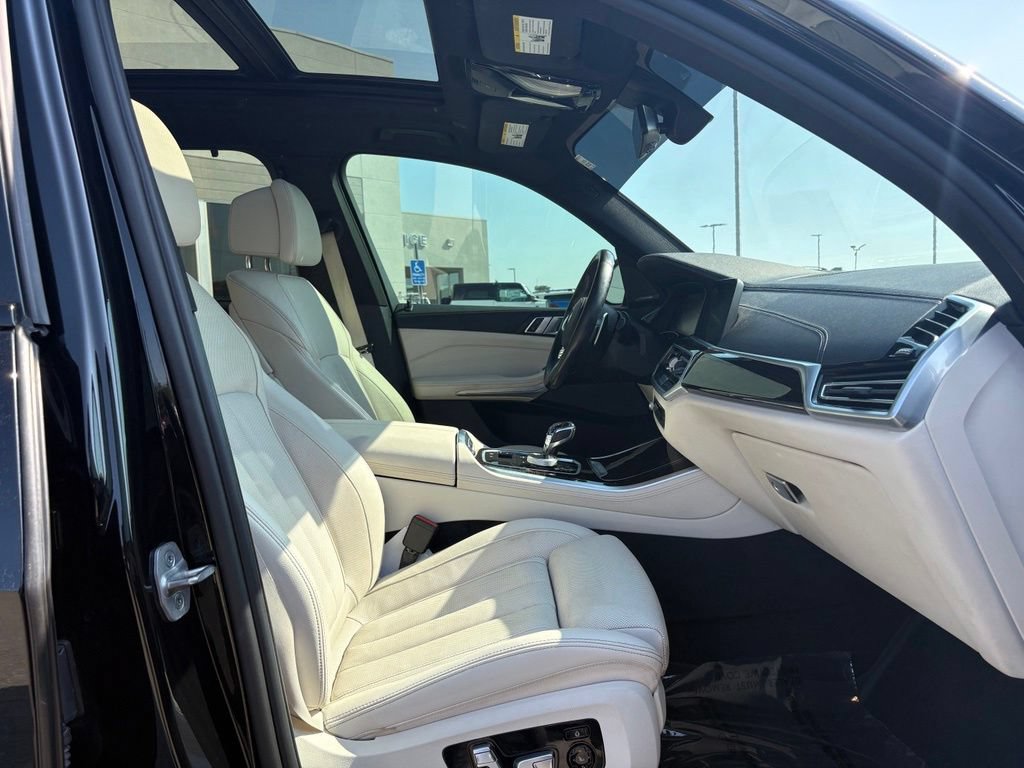 Used 2021 BMW X5 M50i w/ Executive Package AWD/4WD image 20