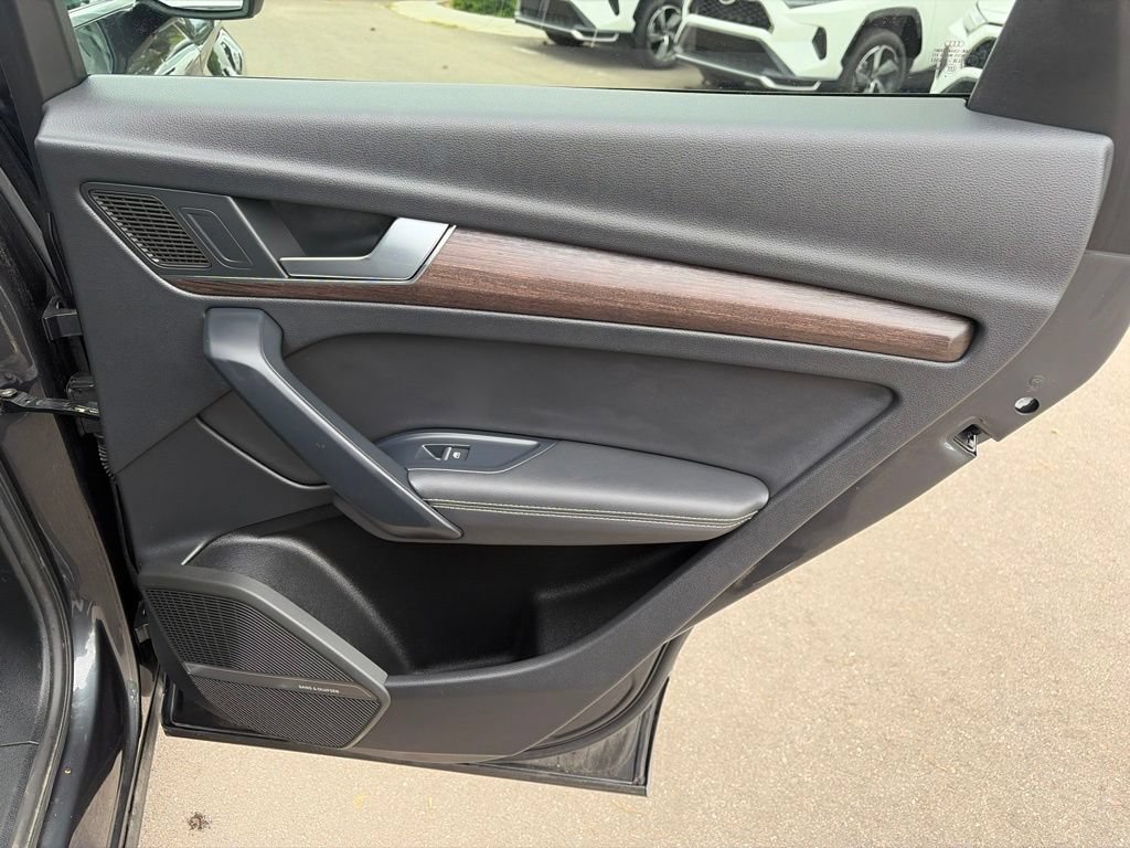 Used 2025 Audi Q5 2.0T Premium Plus w/ Premium Plus Package AWD/4WD image 16