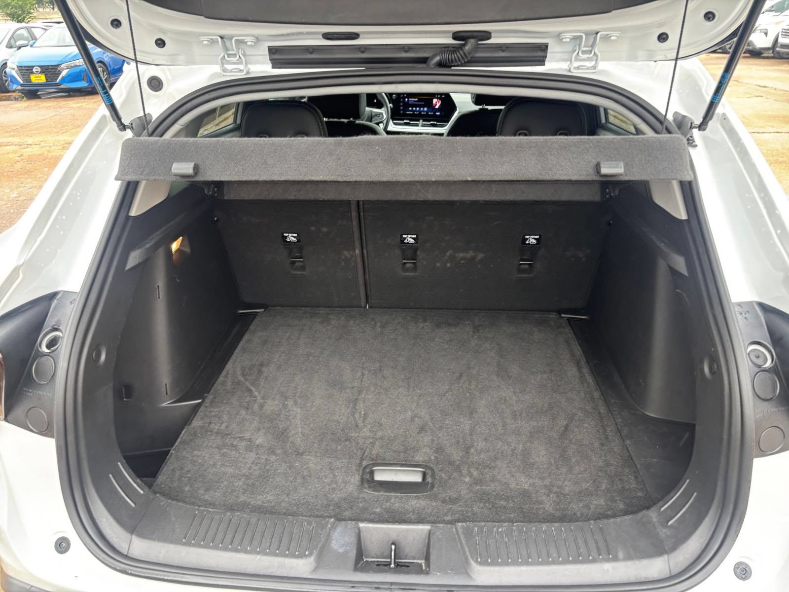 Used 2025 Chevrolet Trax LT w/ LT Convenience Package FWD image 25