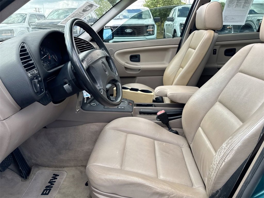Used 1993 BMW 325i Sedan image 18