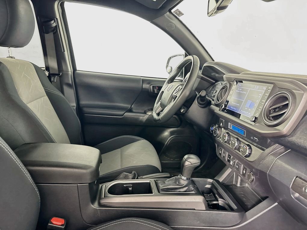 Used 2022 Toyota Tacoma TRD Off-Road w/ Technology Package AWD/4WD image 34