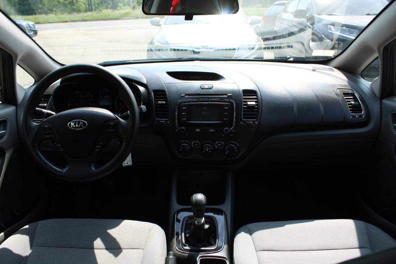 Used 2017 Kia Forte LX FWD image 31