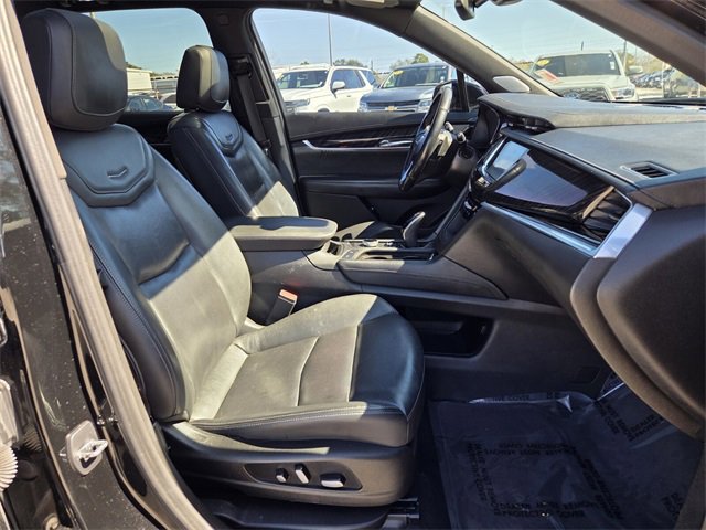 Used 2023 Cadillac XT6 Premium Luxury image 23