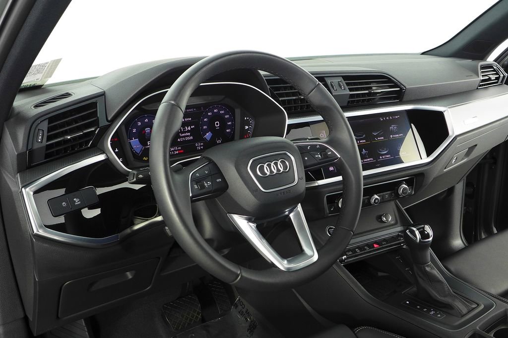 Used 2025 Audi Q3 2.0T Premium w/ Convenience Package AWD/4WD image 31