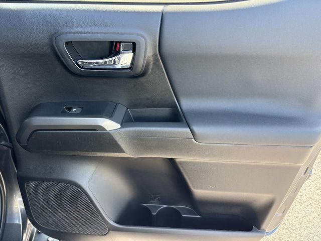Used 2020 Toyota Tacoma TRD Off-Road w/ Technology Package AWD/4WD image 19