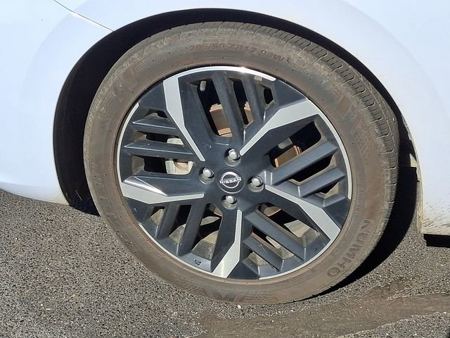 Used 2024 Nissan Versa SR image 6