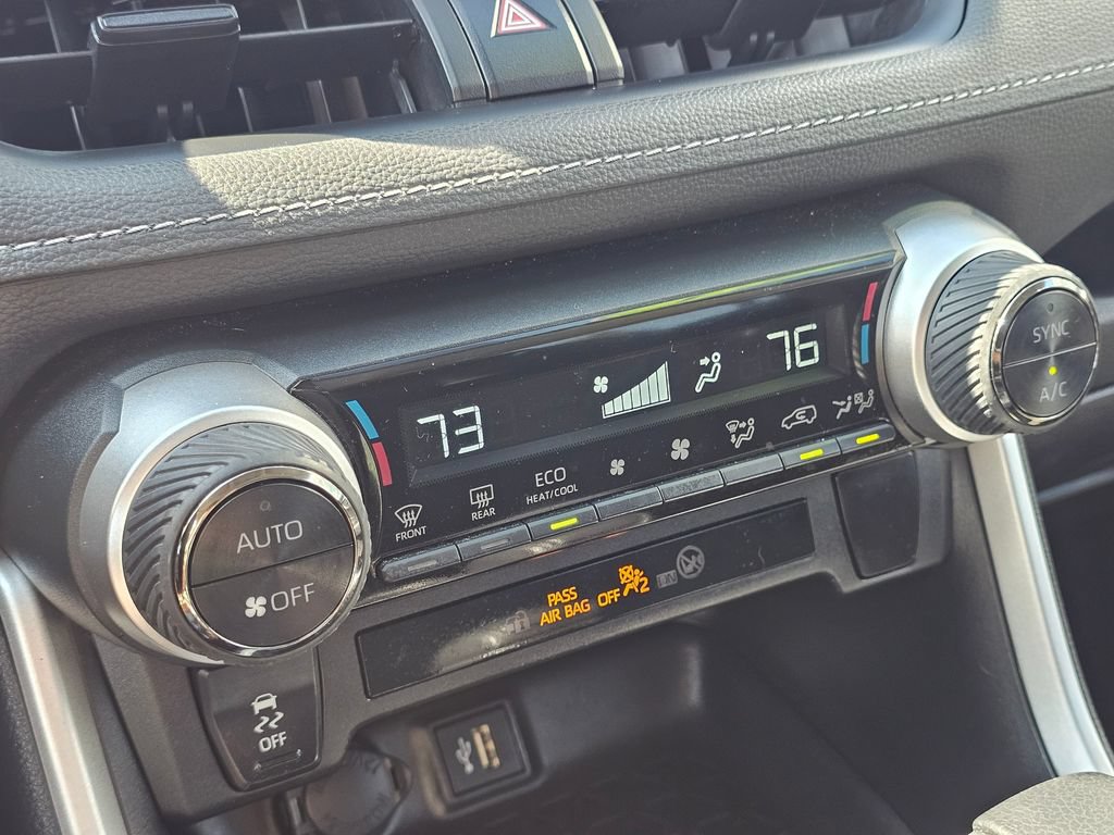 Used 2025 Toyota RAV4 XLE AWD/4WD image 29