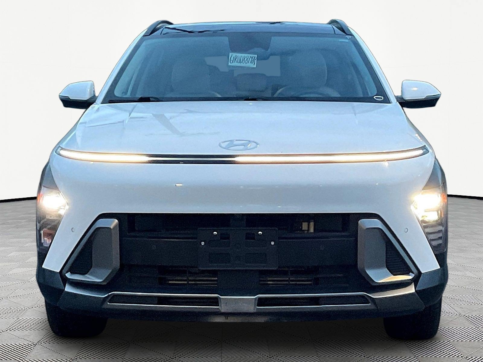 Used 2024 Hyundai Kona Limited AWD/4WD image 2