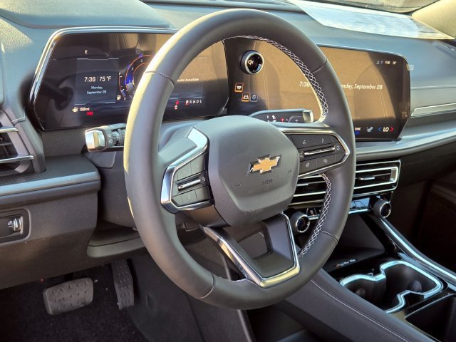 New 2027 Chevrolet Traverse LT w/ Driver Confidence Package FWD image 11