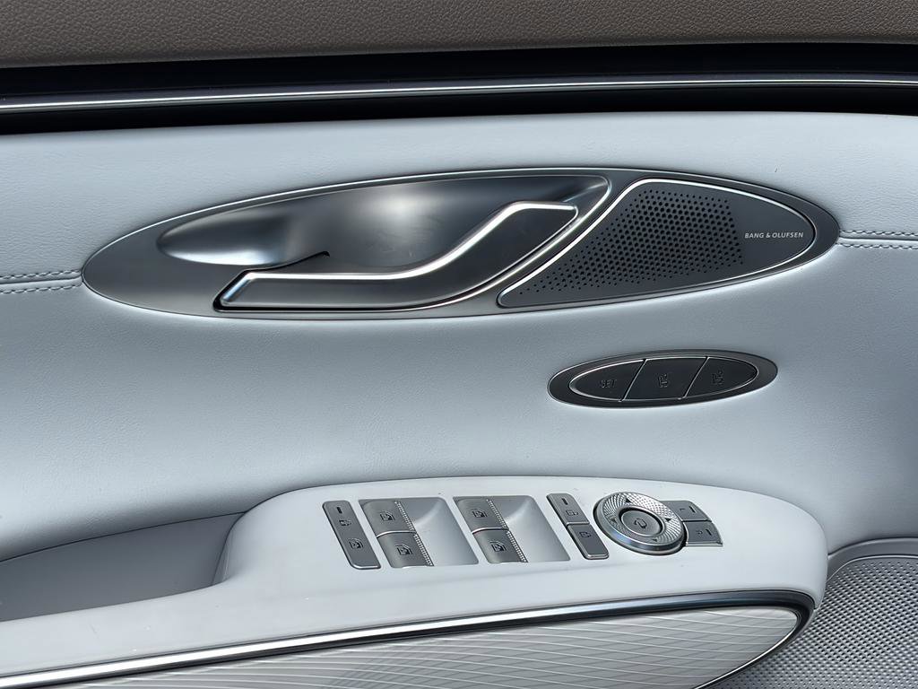 Certified 2026 Genesis GV70 2.5T Advanced AWD/4WD image 17