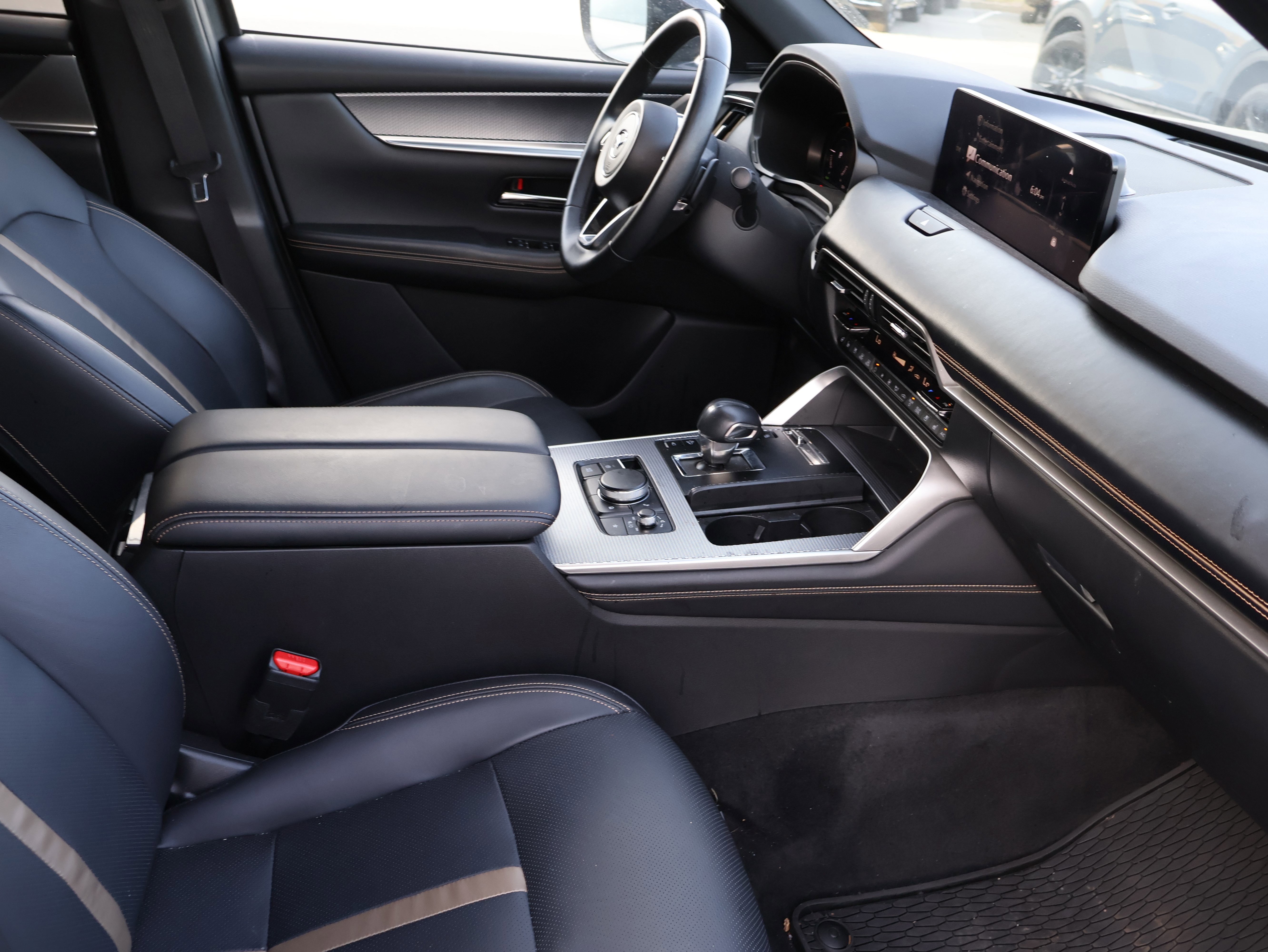 Certified 2025 MAZDA CX-70 Plug-In Hybrid w/ Premium Plus image 12