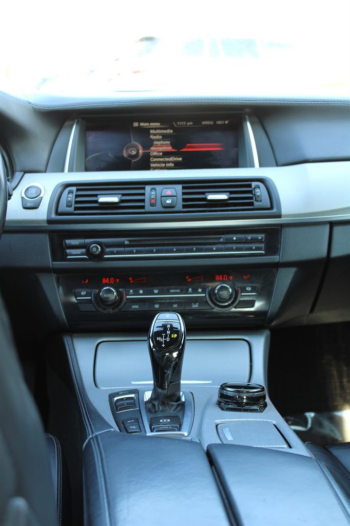 Used 2016 BMW 550i Sedan RWD image 12