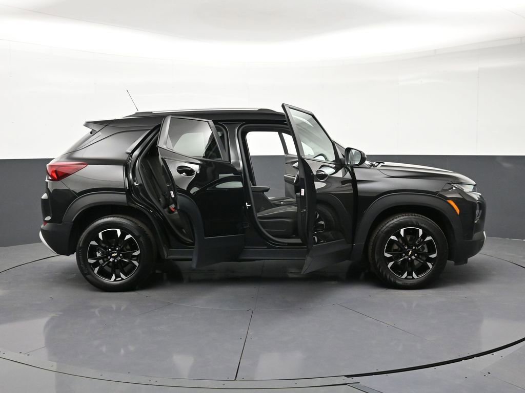 Used 2023 Chevrolet TrailBlazer LT AWD/4WD image 33