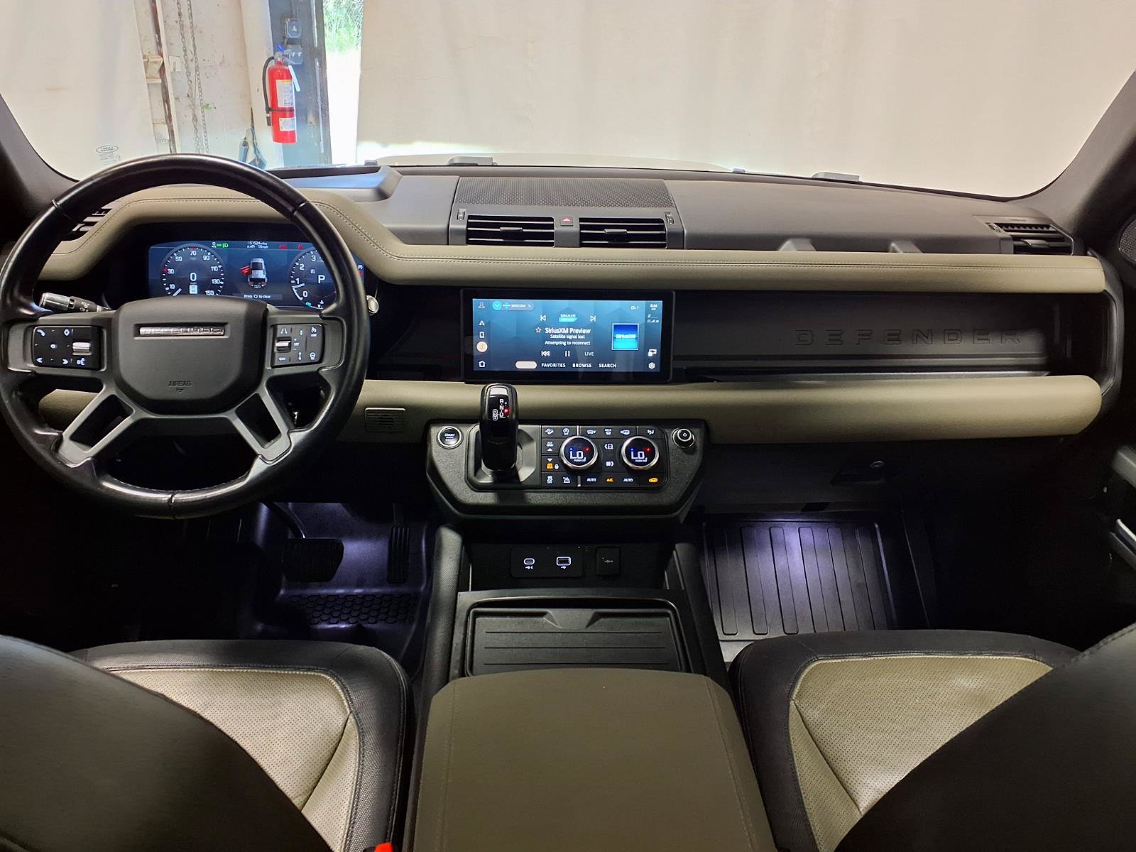 Used 2021 Land Rover Defender 110 X-Dynamic SE AWD/4WD image 11