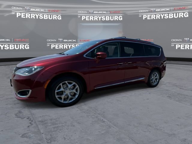 Used 2019 Chrysler Pacifica Touring-L Plus w/ Tire & Wheel Group FWD image 4