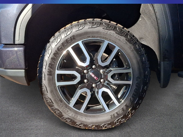 Used 2024 GMC Sierra 1500 AT4 w/ Technology Package AWD/4WD image 7