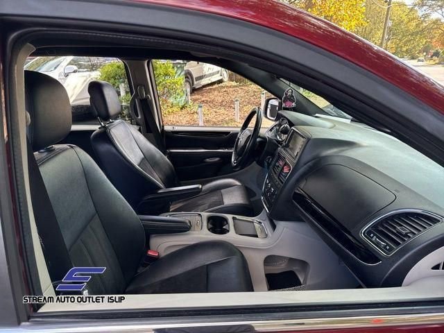 Used 2019 Dodge Grand Caravan SXT image 15