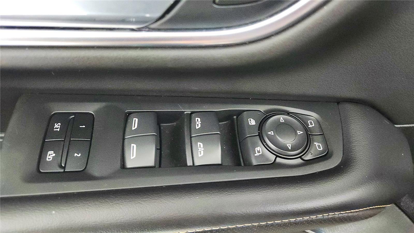 Used 2021 GMC Yukon AT4 w/ AT4 Premium Plus Package image 29