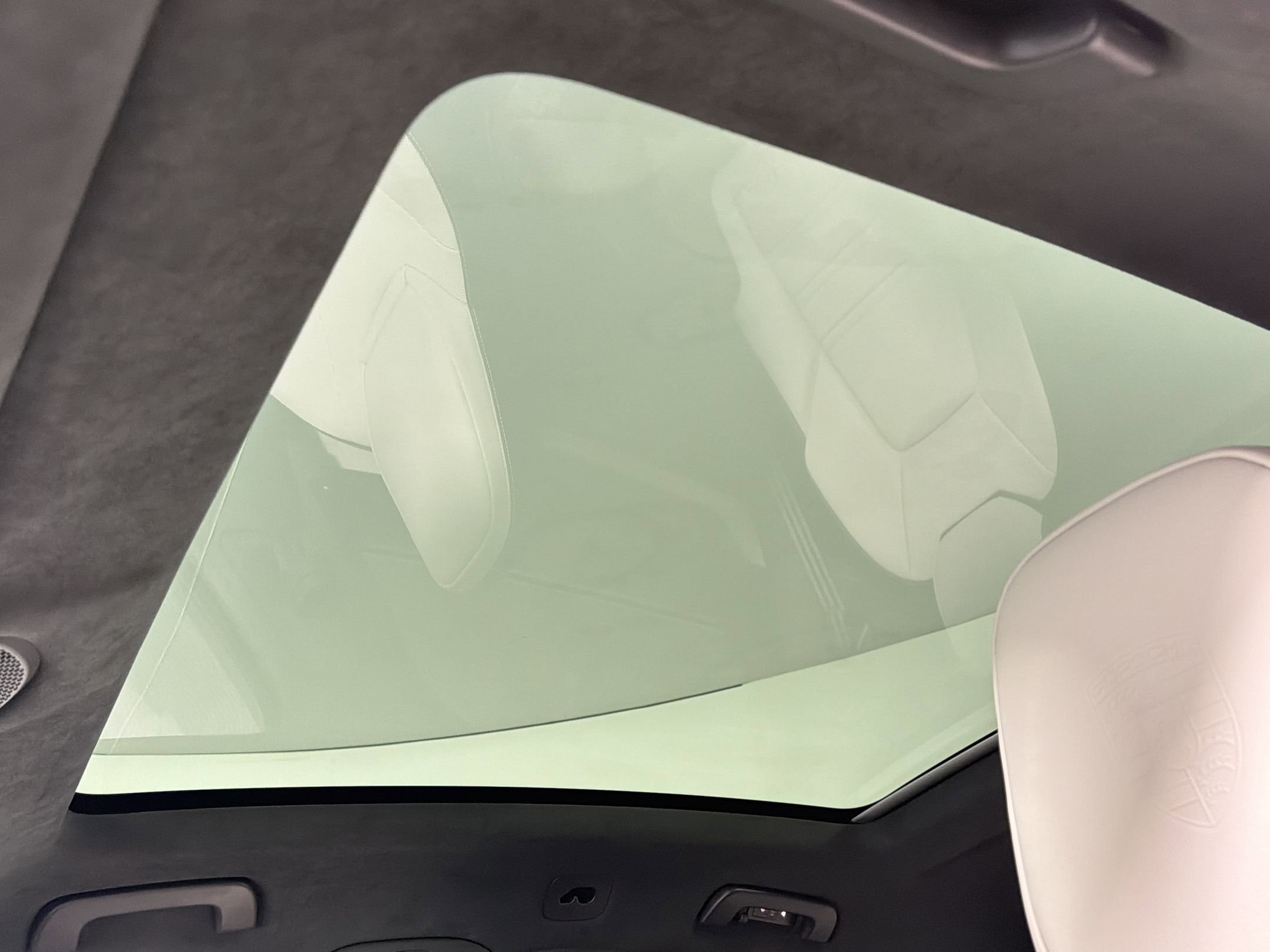 Certified 2024 Porsche Cayenne Turbo AWD/4WD image 16